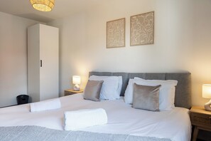 Comfort-talo | 5 makuuhuonetta, ilmainen Wi-Fi, vuodevaatteet