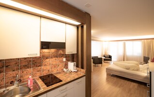 Studio | Hypo-allergenic bedding, soundproofing, free WiFi