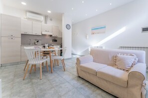 Apartment, City View | Private kitchen | Oven, espresso maker, toaster, cookware/dishes/utensils - Casa Verdi near The Beach in Viareggio (Viareggio)