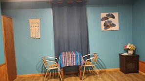 Deluxe Double or Twin Room, 1 Queen Bed, Private Bathroom, Ground Floor | Laptop workspace, free WiFi - Raymi House Hostel (Arica)