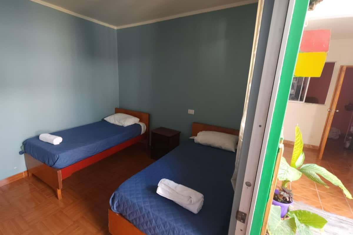 Classic Twin Room | Laptop workspace, free WiFi