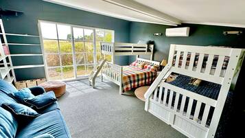 5 bedrooms, iron/ironing board, travel cot, Internet