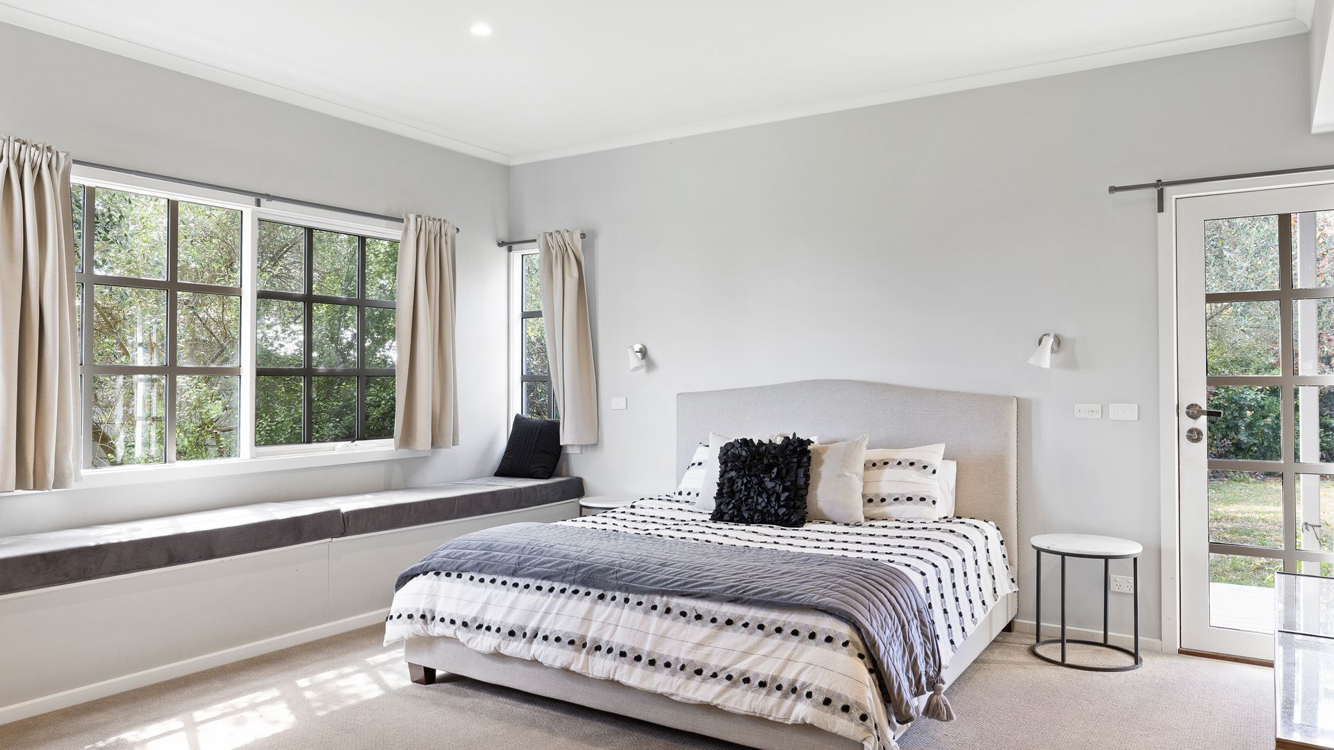 5 bedrooms, iron/ironing board, travel cot, Internet