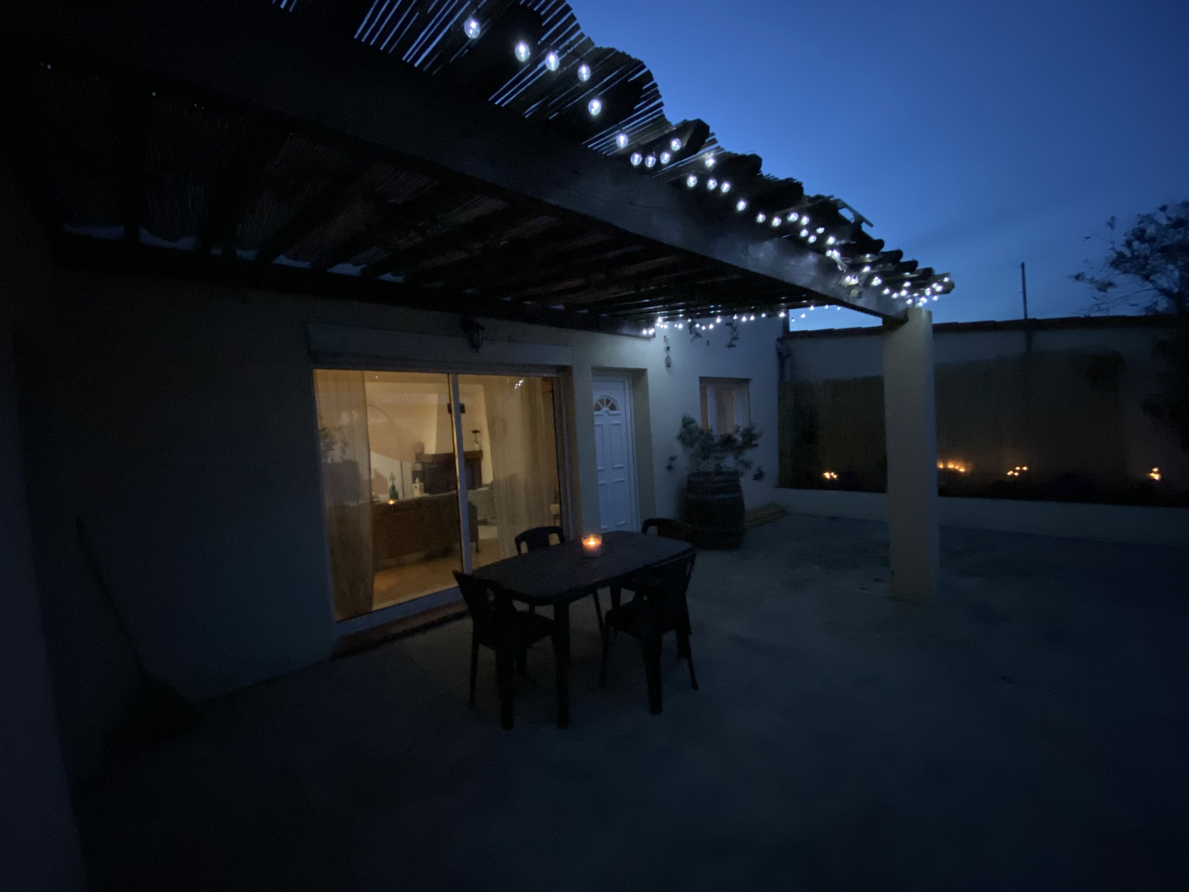 屋外ダイニングエリア