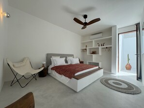 1 室のベッドルーム、高級寝具、セレクト コンフォート製ベッド、ミニバー