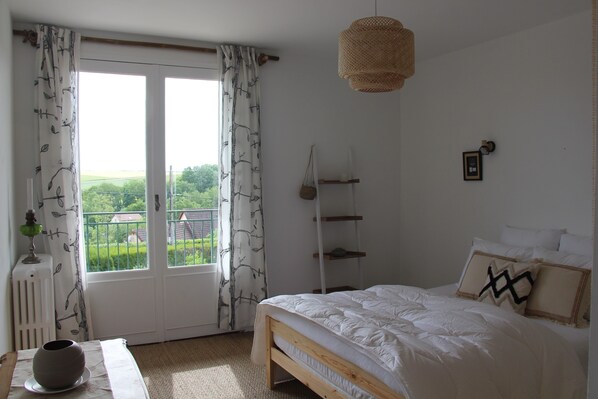 2 bedrooms, desk, iron/ironing board, free WiFi - Maison de Campagne Bourguignonne, Idéale Pour Famille Avec Animaux (Tanlay)