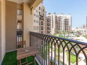 Apartamento com design assinado, 1 cama King e sofá-cama, sacada, vista para o pátio | Terraço/pátio