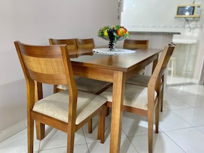 Căn hộ phong cách cổ điển | Khu ăn uống