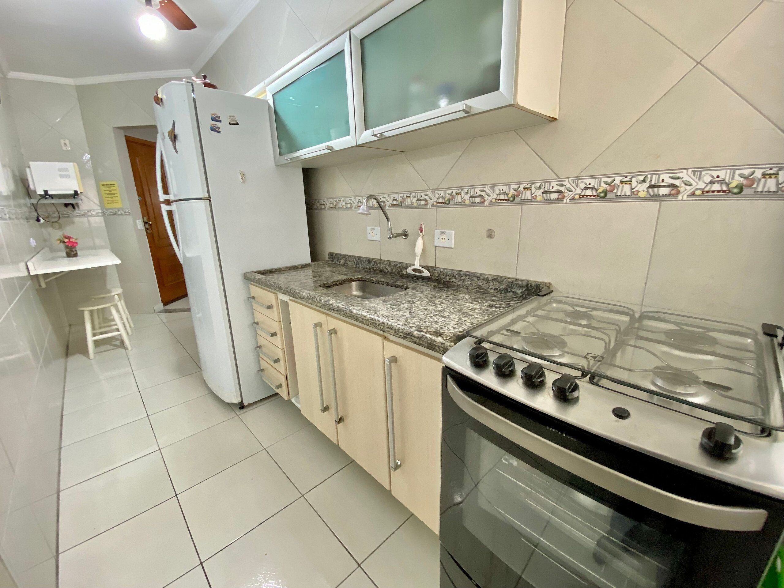 Classic Apartment | Private kitchen | Fridge, microwave, oven, blender