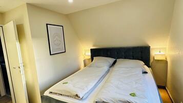 2 Schlafzimmer, Bügeleisen/Bügelbrett, Reisekinderbett, kostenloses WLAN