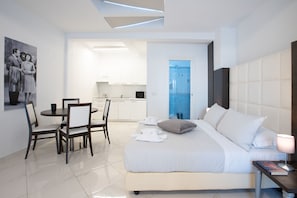 Executive Suite, 1 Queen Bed with Sofa bed, Terrace | 1 bedroom, premium bedding, down comforters, memory foam beds - Morin 10 Rome Exclusive Suites (Rome)