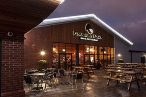 Cabin | Dining - Sea Breeze Lodge in Mablethorpe (Mablethorpe)