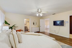 3 bedrooms, iron/ironing board, Internet, bed sheets