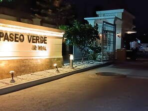 Exterior - Paseo Verde Condominium (Las Pinas)