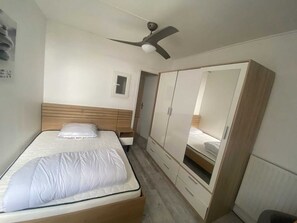 4 chambres, fer et planche à repasser, Wi-Fi, draps fournis