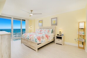 3 habitaciones, escritorio, tabla de planchar con plancha y wifi gratis