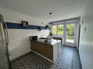 Mikrowelle, Ofen, Herdplatte, Geschirrspüler