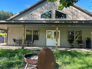 تناول الطعام بالخارج