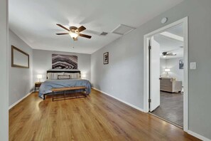 3 chambres, fer et planche à repasser, Wi-Fi gratuit, draps fournis