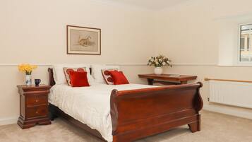 2 habitaciones, decoración personalizada y muebles diferentes