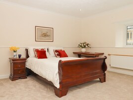 2 bedrooms, individually decorated, individually furnished, free WiFi