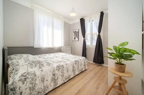 2 bedrooms