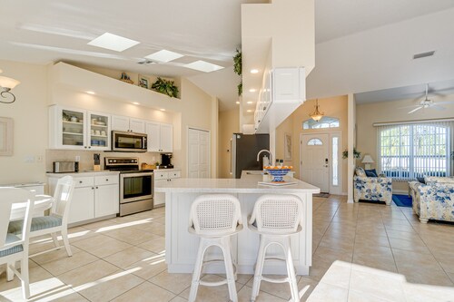 Beachy Port Charlotte Home w/ Hot Tub & Pool!