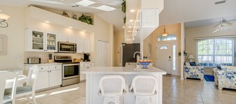 Beachy Port Charlotte Home w/ Hot Tub & Pool!