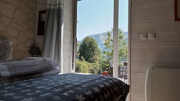 1 sovrum, skrivbord, resesäng och gratis wi-fi