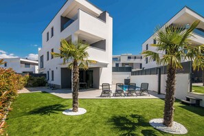 Exterior - Holiday apartment with pool and air conditioning (Njivice)