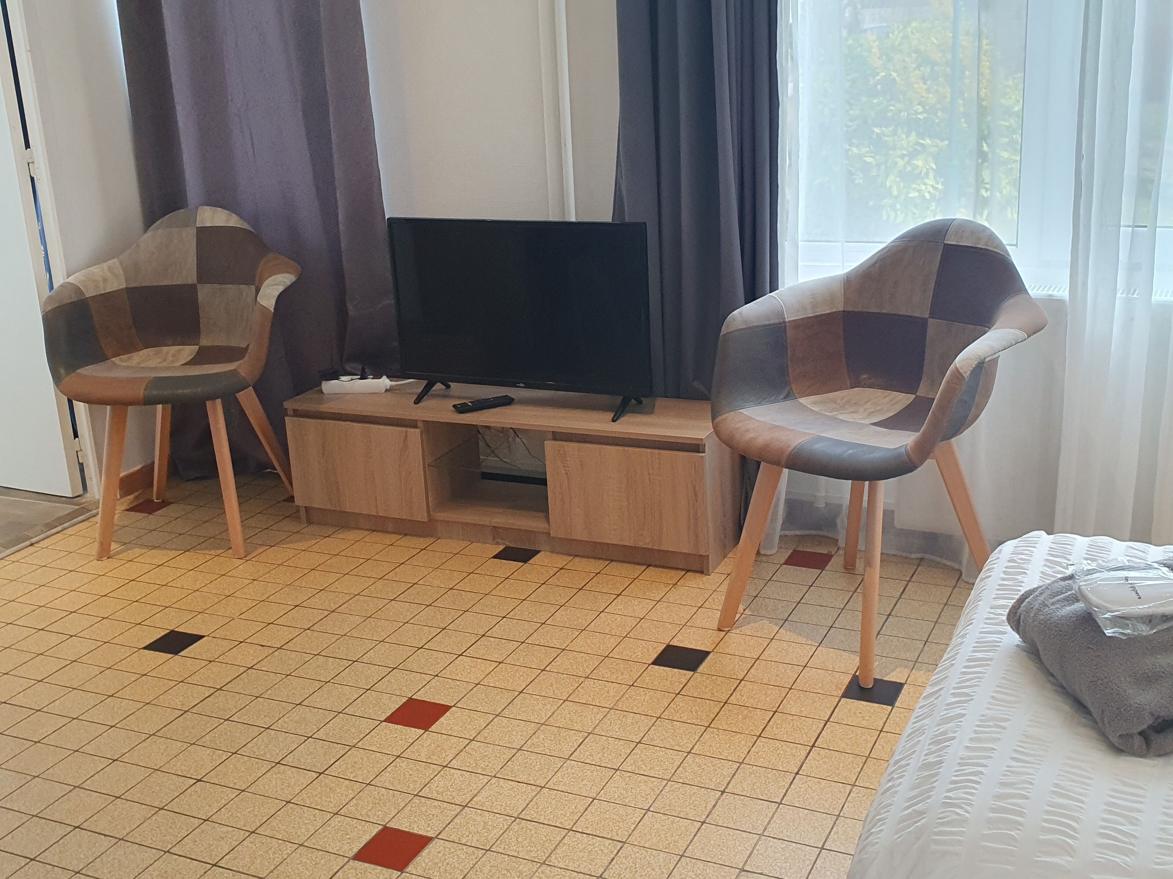 Senior Twin Room | Premium bedding, desk, free WiFi, bed sheets