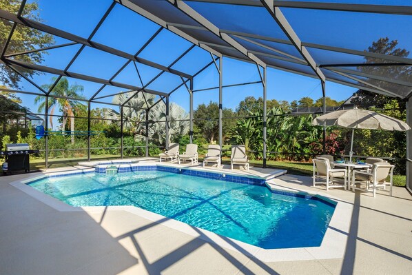 Innenpool, beheizter Pool