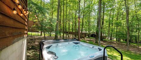 Tina de hidromasaje al aire libre