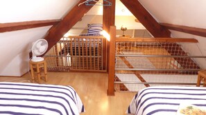 2 bedrooms, iron/ironing board, free WiFi, bed sheets