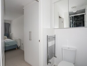 Buồng tắm vòi sen