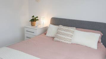 4 bedrooms, individually decorated, individually furnished, free WiFi