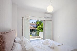 Luxury House | Soundproofing, free WiFi, bed sheets - Aris Luxury Apartments (Kassandra)