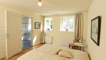 2 dormitorios, tabla de planchar con plancha, wifi gratis y ropa de cama