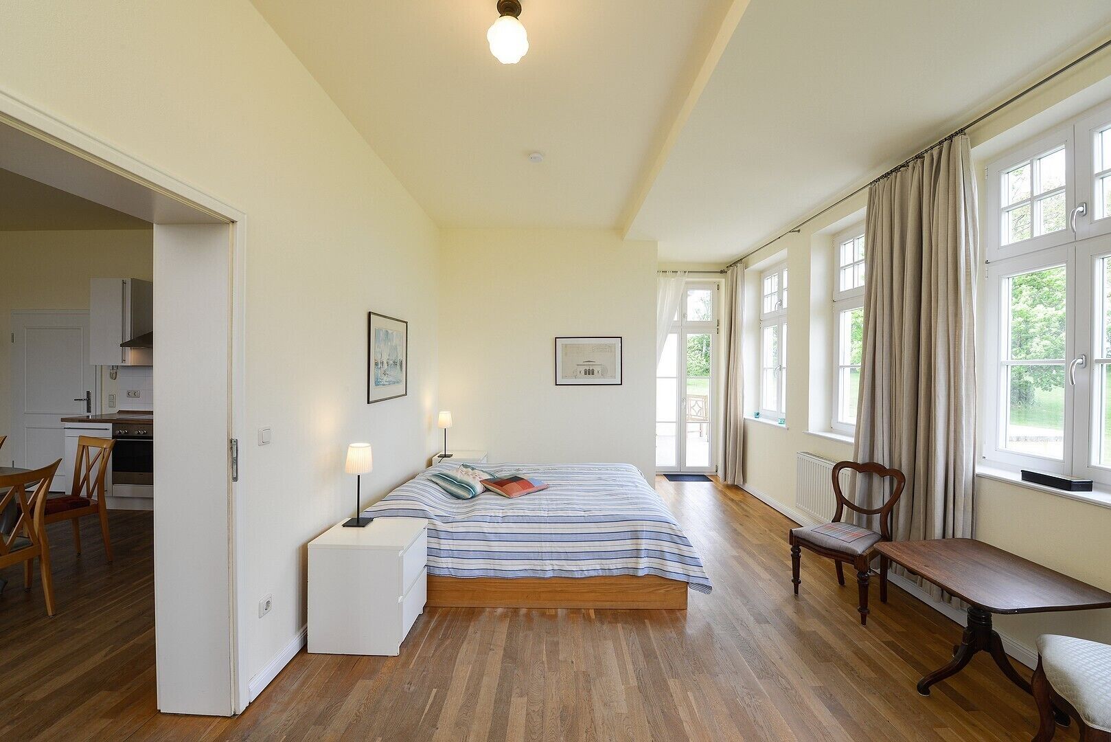 2 dormitorios, tabla de planchar con plancha, wifi gratis y ropa de cama