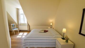 2 dormitorios, tabla de planchar con plancha, wifi gratis y ropa de cama