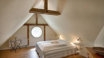 2 dormitorios, tabla de planchar con plancha, wifi gratis y ropa de cama