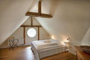 2 bedrooms, iron/ironing board, free WiFi, bed sheets - Holiday Apartment "Gut Grubnow Rügen - 8" with Lake View, Shared Garden & Wi-Fi (Neuenkirchen)