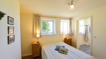 1 dormitorio, tabla de planchar con plancha, wifi gratis y ropa de cama