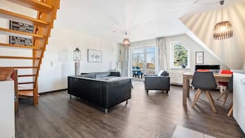 Televisie, een dvd-speler en een stereo