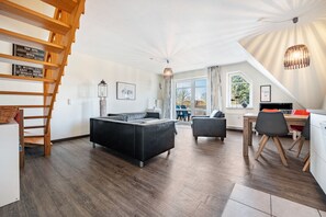 Télévision, lecteur de DVD, chaîne hi-fi