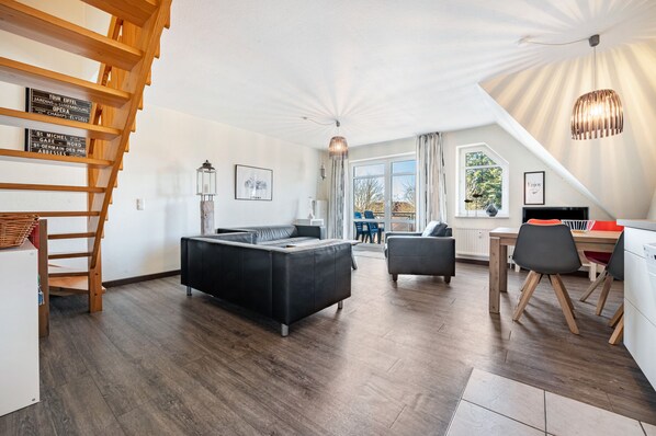 Télévision, lecteur de DVD, chaîne hi-fi