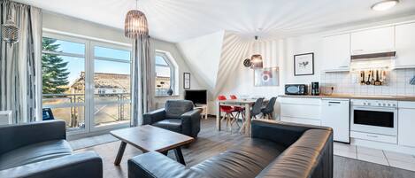 TV, DVD player, stereo