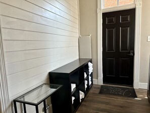 Interior - Large City Center House - 7 BEDS/2 BA w/ parking (Richmond)