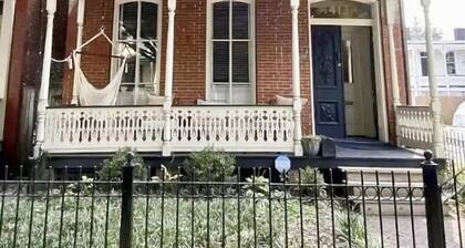 Large City Center House - 7 BEDS/2 BA w/ parking