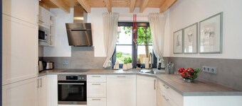 Holiday Home 'Schorenmoos Lodge' with Private Terrace, Private Garden and Wi-Fi